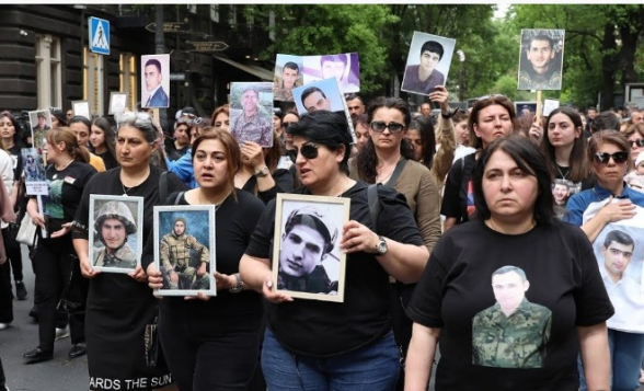 Զոհված զինծառայողների ծնողները պահանջում են քրգործ հարուցել Փաշինյանի դեմ. դատավոր Բիշարյանը ինքնաբացարկ չհայտնեց (տեսանյութ)